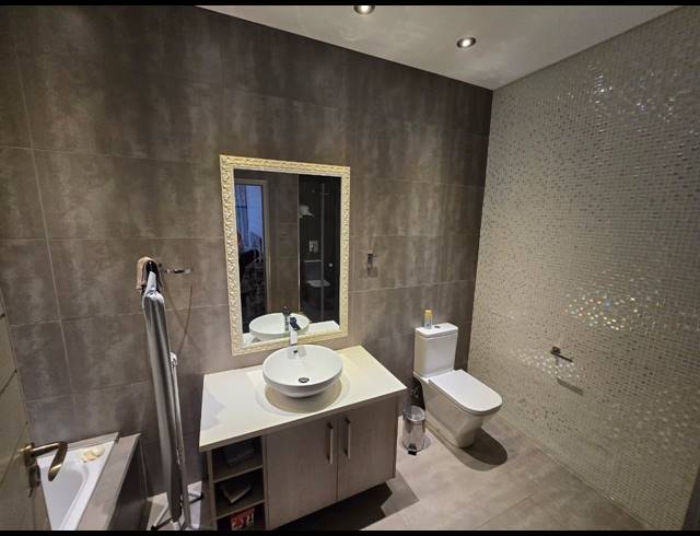 5 BEDROOM HOUSE FOR SALE IN THREE RIVERS EAST